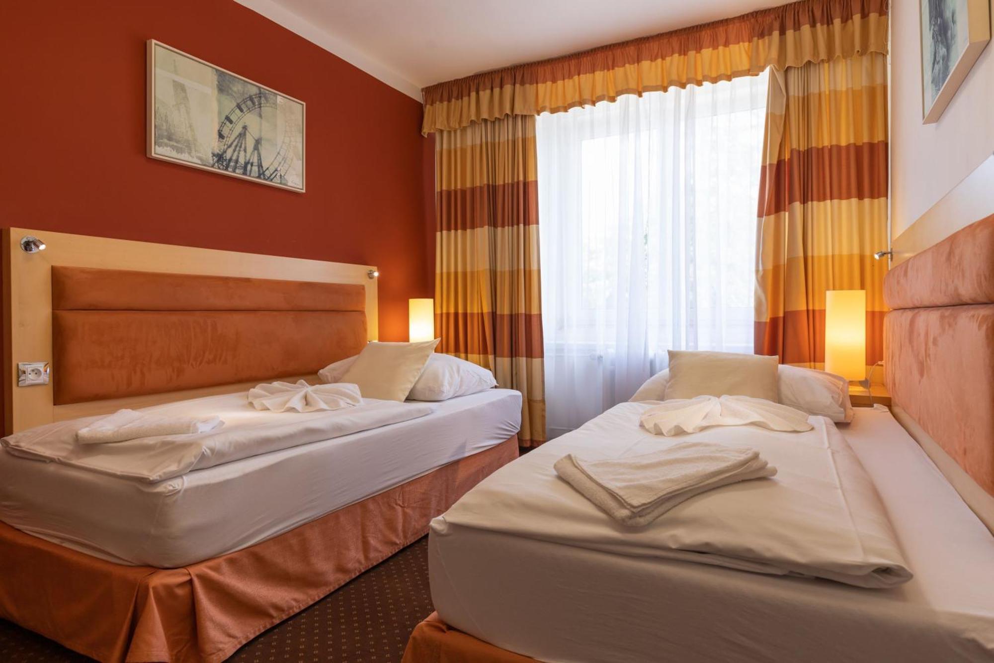 Active & Wellness Hotel Subterra Ostrov  Phòng bức ảnh