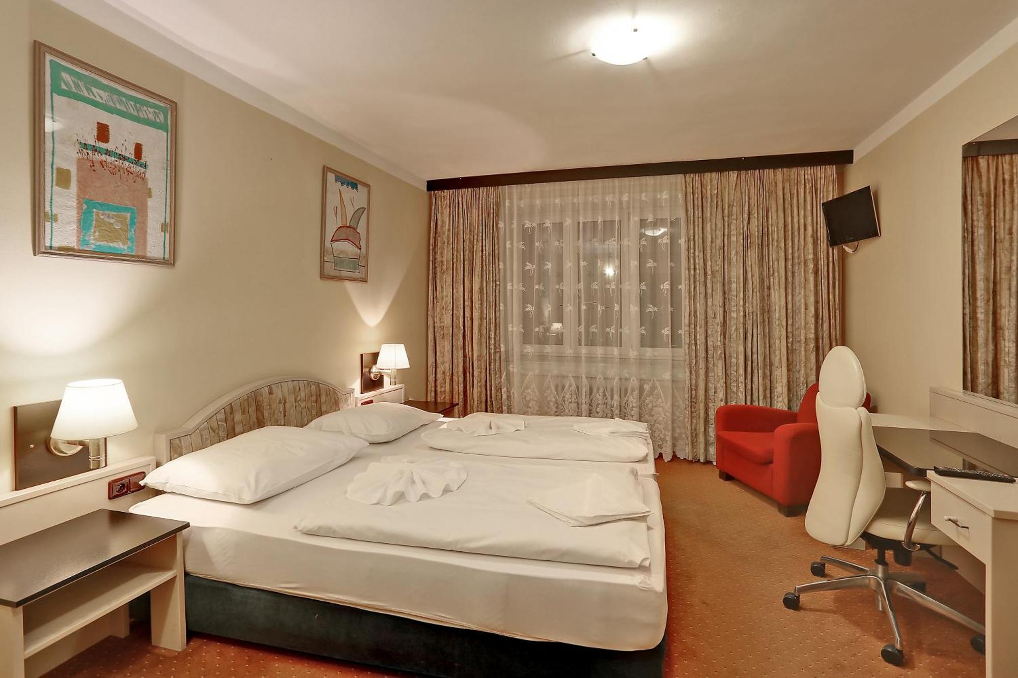 Active & Wellness Hotel Subterra Ostrov  Phòng bức ảnh